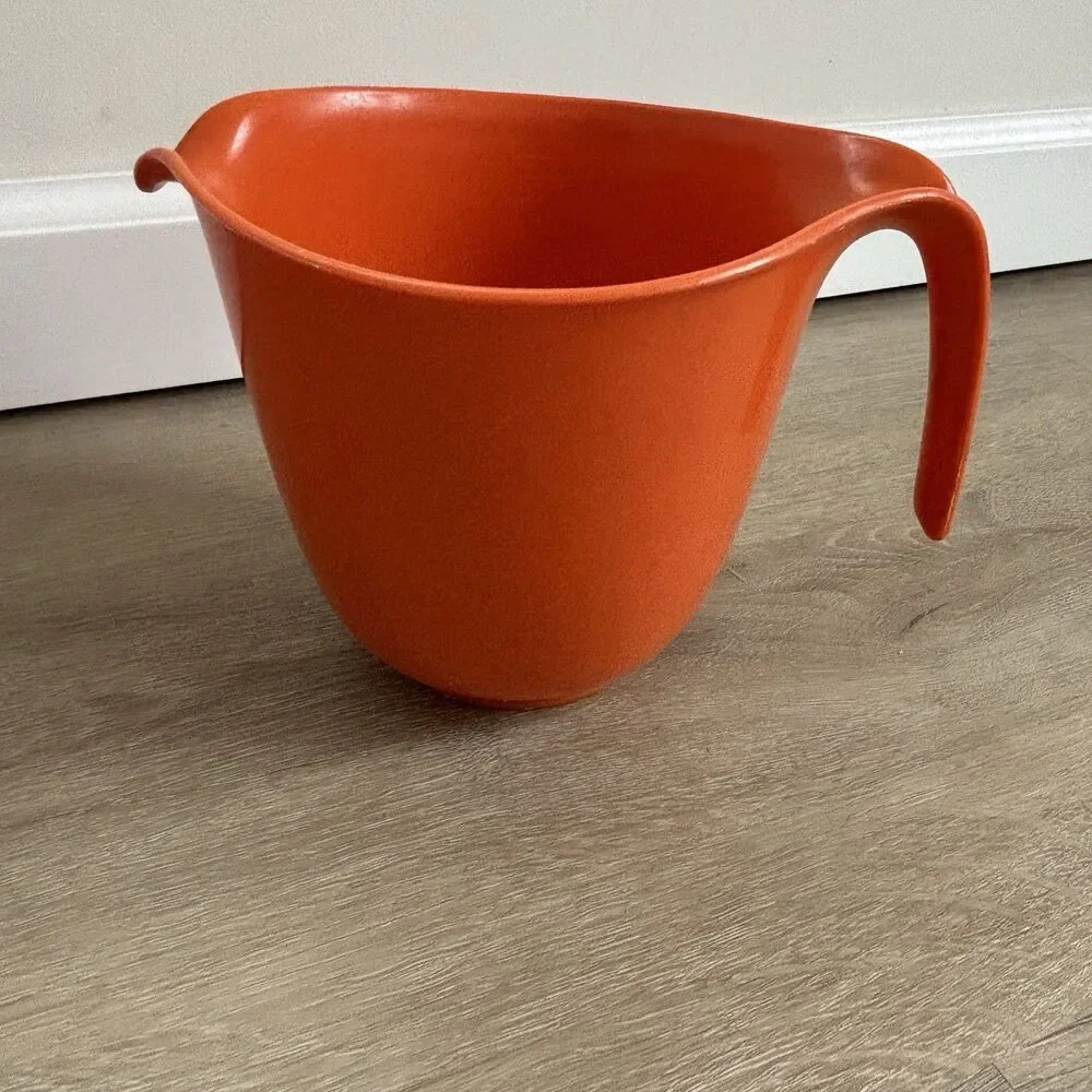 VTG Rubbermaid Grip N Mix Orange Batter Bowl 2661 Measuring PitcherSpout 1Qt 70s